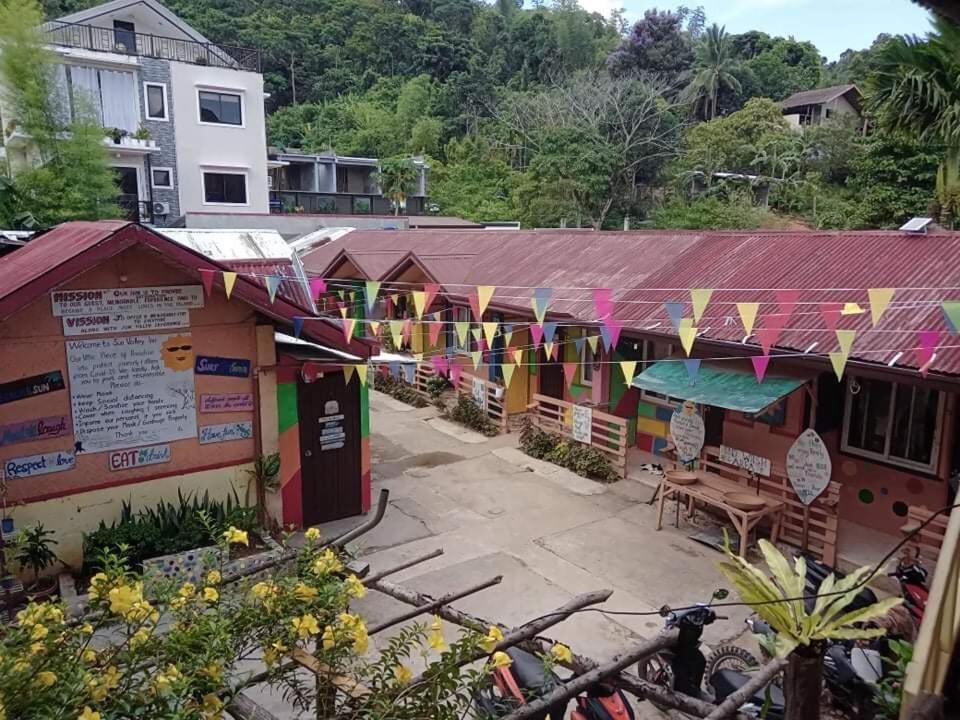 El Nido Hostel Sun Valley Buitenkant foto